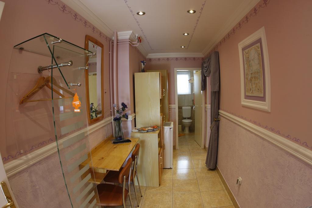 Rooms Beros Maribor Pokoj fotografie