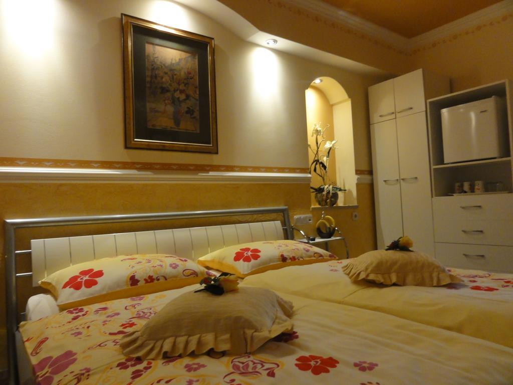 Rooms Beros Maribor Pokoj fotografie